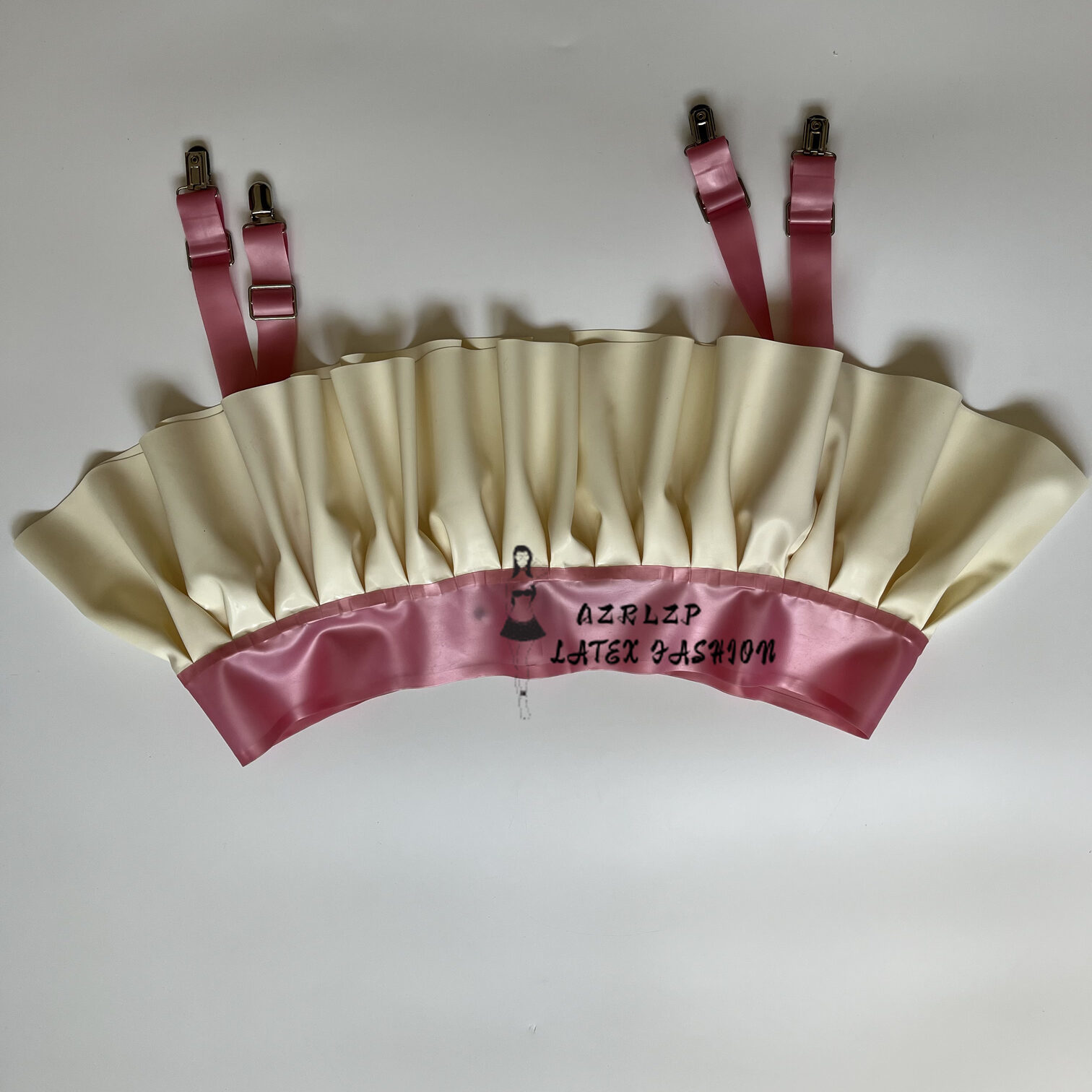 Metallic Powder and White Wome - مراجعة Garter Belt Set وسعره