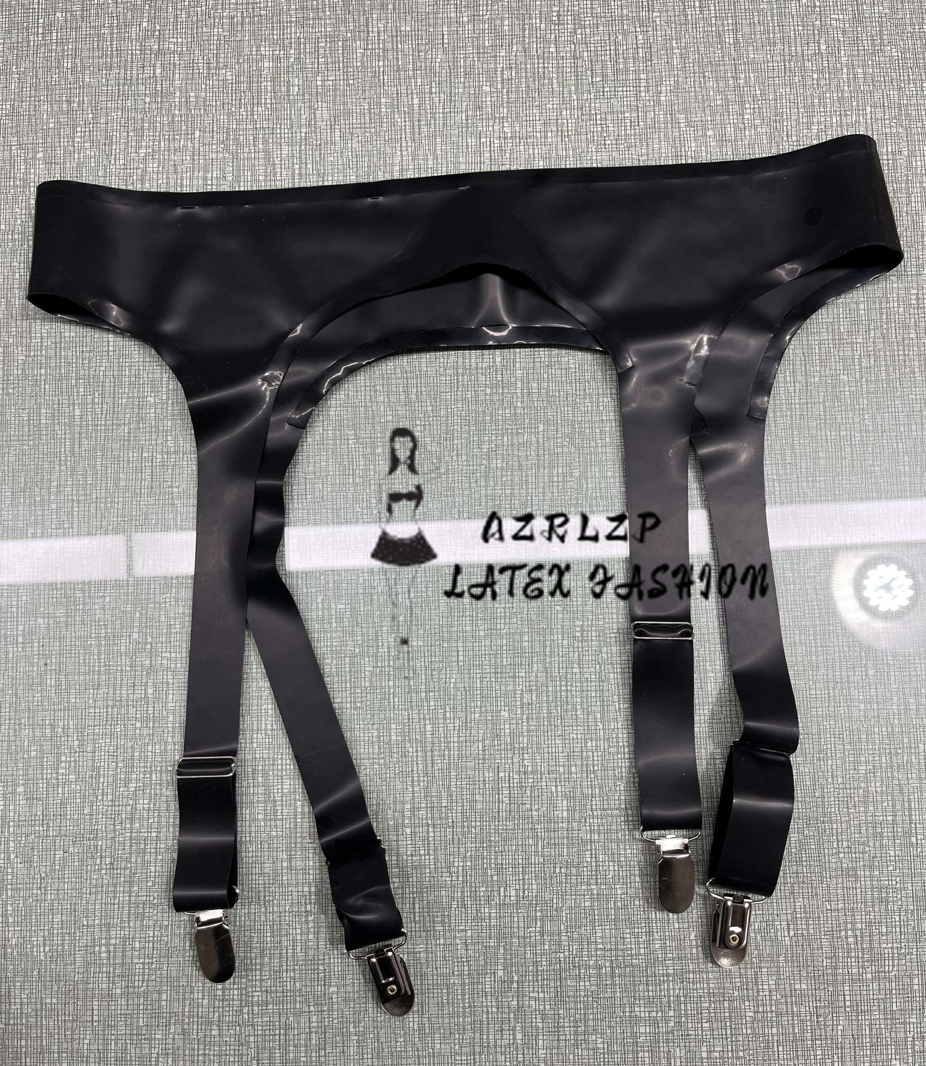 Natural latex garter belt (duc - مراجعة Garter Belt Set وسعره